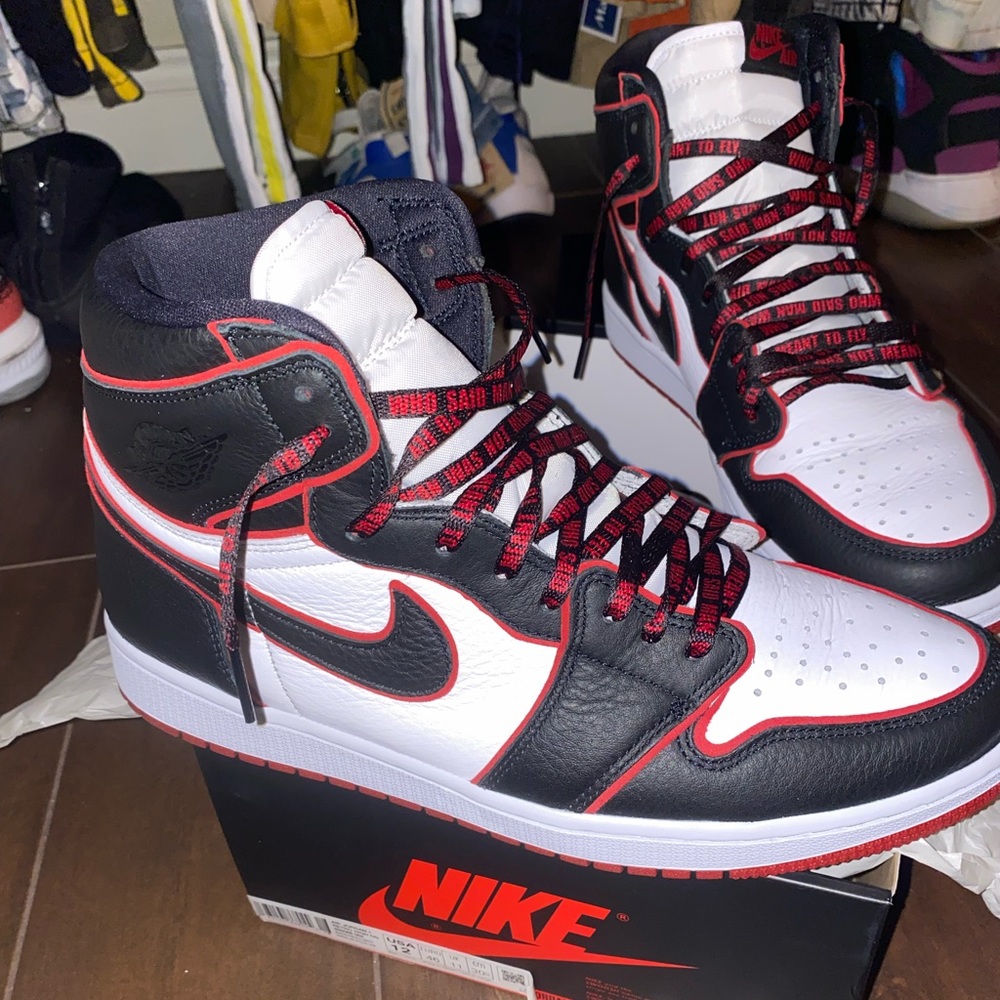 Air Jordan 1 High Retro 🩸Bloodlines🩸